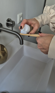 tandpasta vegan dispenser pompje natuurlijk